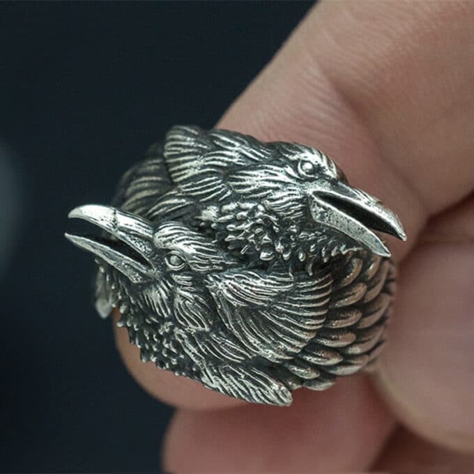 Bague viking Hugin et Munin : Les corbeaux magiques d'Odin à découvrir !