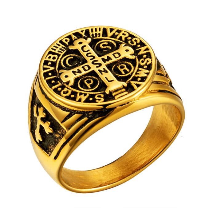 Bague croix médiévale Felicius : Un bijou authentique pour un style médiéval unique